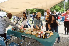 グループに分かれてカレー作り