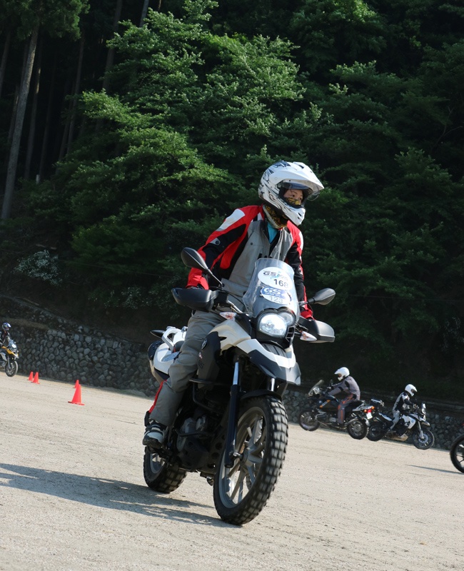 レディスバイク タンデムスタイル特別企画 Bmw Motorrad Japan最大のキャンプ イベント Bmw Motorrad Gs Trophy Japan 16に無料でご招待 お知らせ レディスバイク