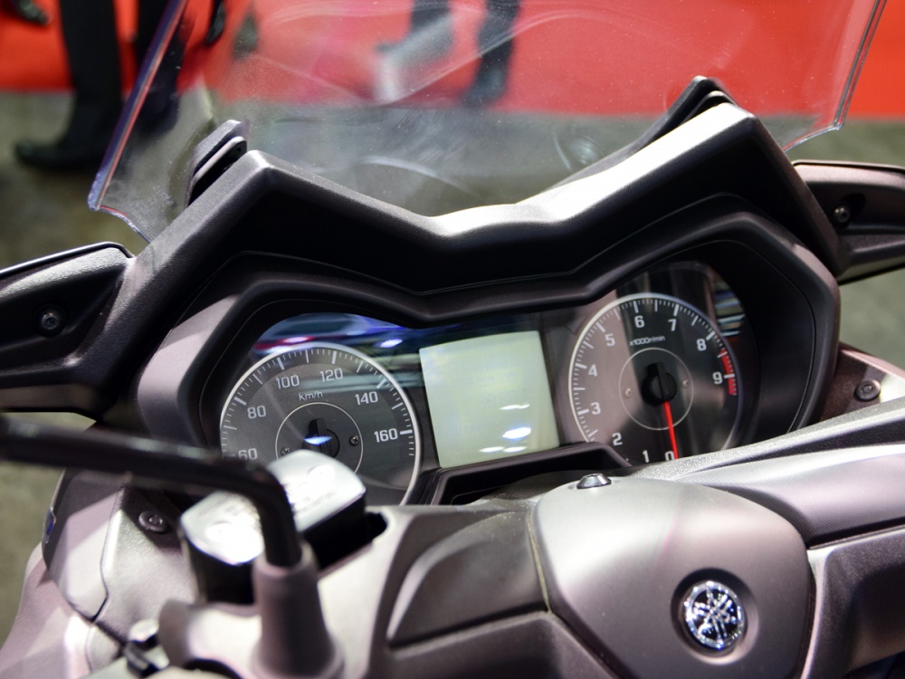 東京モーターショー17 ヤマハから新型の250ccビッグスクーター Xmax Absが登場 18年1月から販売開始 バイクトピックス レディスバイク