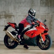 [女性ライダーの足つきチェック] S 1000 RR(2015年撮影)