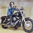 [女性ライダーの足つきチェック] FXDB STREET BOB (2012年撮影)