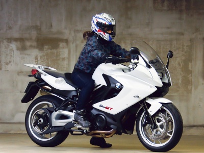 [女性ライダーの足つきチェック] F800GT(2014年撮影)