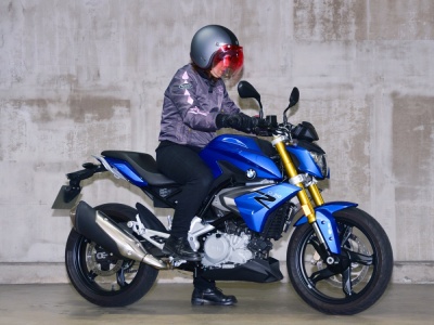 [女性ライダーの足つきチェック] G310R(2017年撮影)