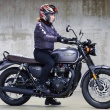 [女性ライダーの足つきチェック] T120 BLACK(2017年撮影)