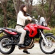 [女性ライダーの足つきチェック] F650GS [ローダウン仕様] (2009年撮影)