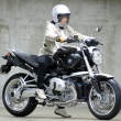 [女性ライダーの足つきチェック] R1200R Classic (2011年撮影)