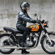 [女性ライダーの足つきチェック] W800 Final Edition (2018年撮影)