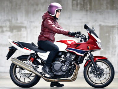 [女性ライダーの足つきチェック]CB400SB(2018年撮影)