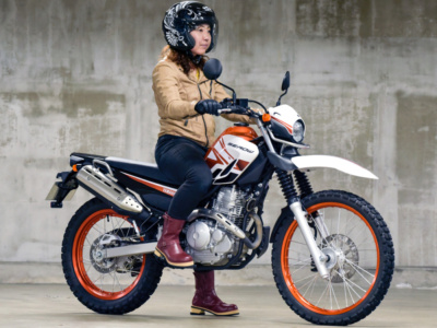 [女性ライダーの足つきチェック]New SEROW250(2018年撮影)