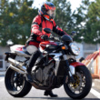 [女性ライダーの足つきチェック]BRUTALE1078RR(2018年撮影)