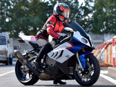 [女性ライダーの足つきチェック]S1000RR(2018年撮影)