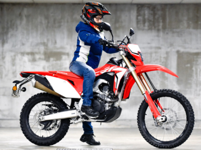 [女性ライダーの足つきチェック]CRF450L(2018年撮影)