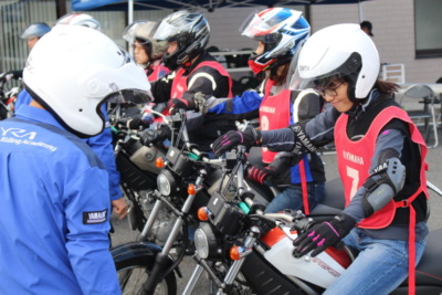 大人のバイクレッスン　女性限定レッスン