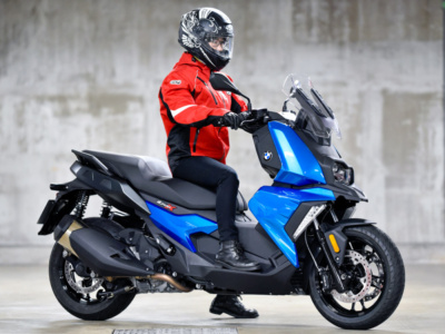 [女性ライダーの足つきチェック]C400X(2019年撮影)