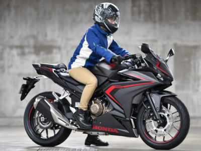 [女性ライダーの足つきチェック]CBR400R(2019年撮影)