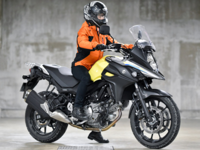 [女性ライダーの足つきチェック] V-STROM650 ABS(2019年撮影)