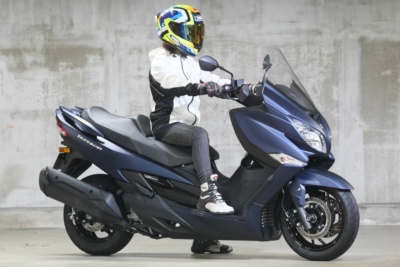 [女性ライダーの足つきチェック]BURGMAN400 ABS(2019年撮影)