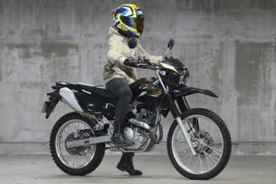 [女性ライダーの足つきチェック]KLX230(2019年撮影)