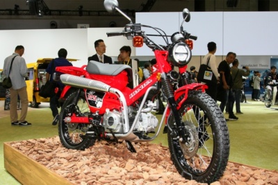 【東京モーターショー2019】大きな四輪に囲まれながら存在感を放つ『CT125』がホンダブースのアイコン