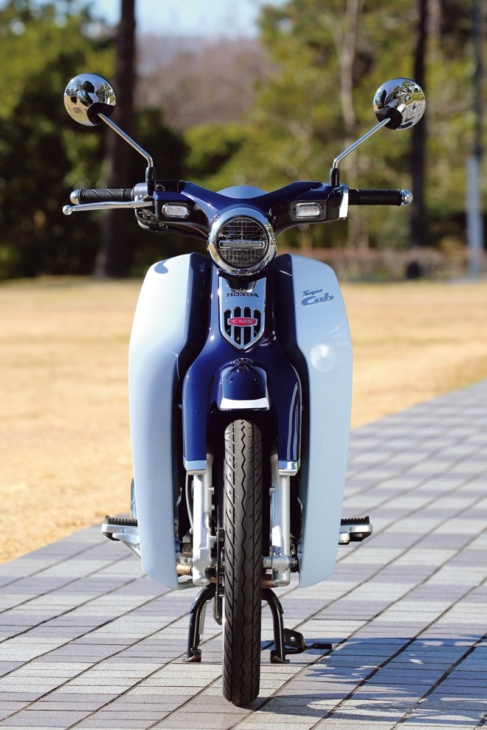 ホンダ スーパーカブC125 フロントビュー