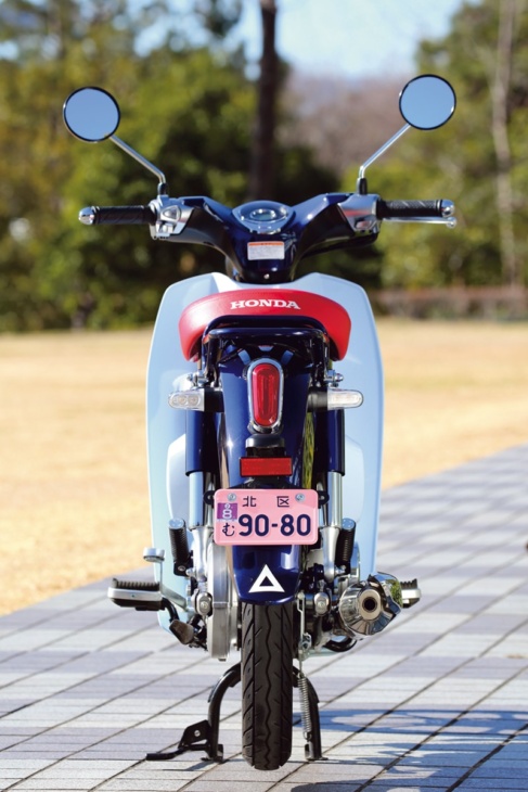 ホンダ スーパーカブC125 リヤビュー