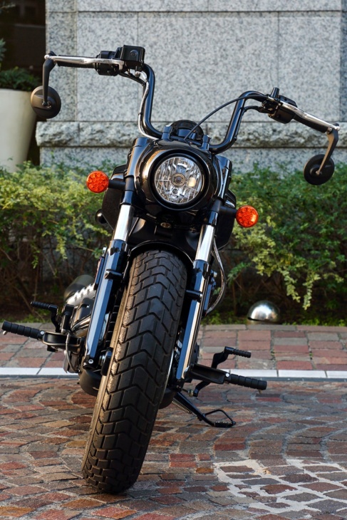 INDIAN MOTORCYCLE SCOUT BOBBER TWENTY フロントビュー