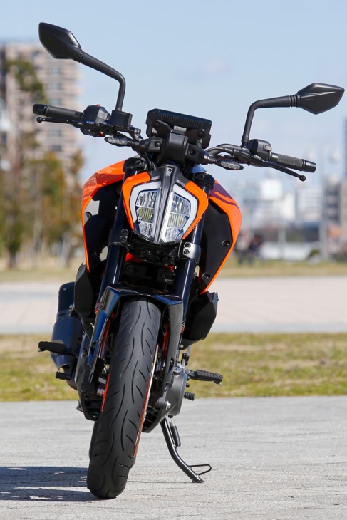 KTM 390 DUKE フロントビュー