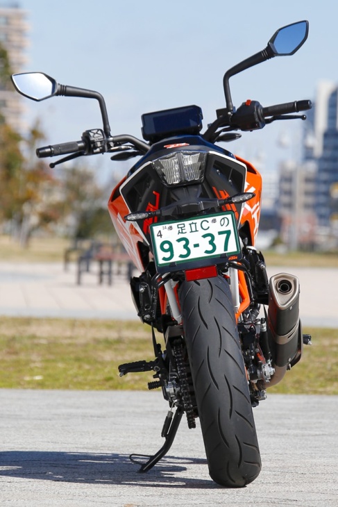 KTM 390 DUKE リヤビュー