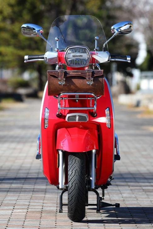 LAMBRETTA V125 SPECIAL フロントビュー