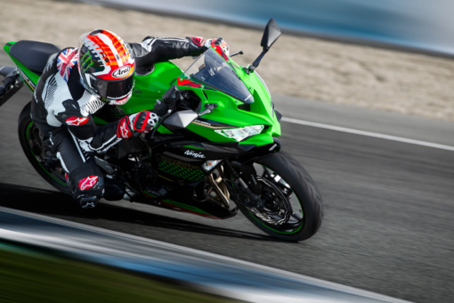 カワサキ Ninja ZX-25R SE KRT EDITION サーキット走行