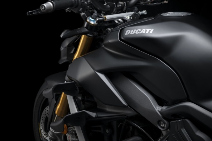 DUCATI STREETFIGHTER V4 S NEWカラー“ダークステルス”