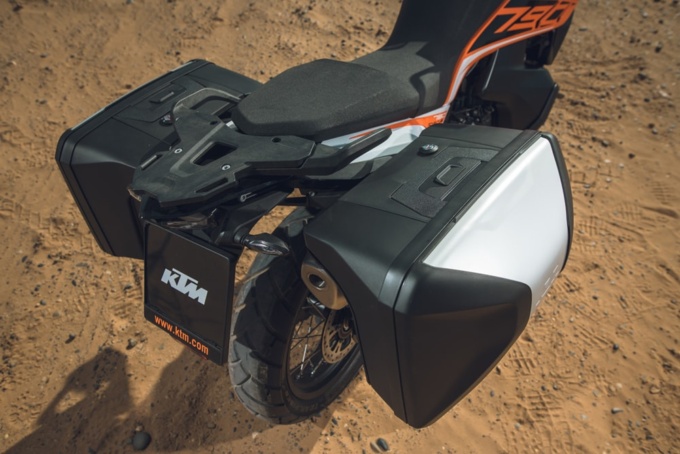 KTM 790 ADVENTURE 純正オプション装着イメージ