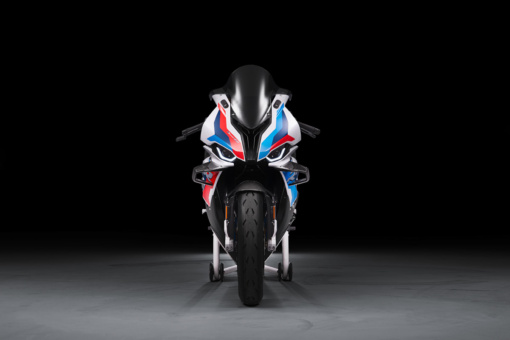 BMW M1000RR フロントビュー