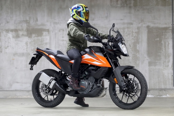 KTM 250 ADVENTURE 足つき