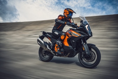 2021年新型としてモデルチェンジ！KTM“1290 SUPER ADVENTURE”シリーズは5月より発売！