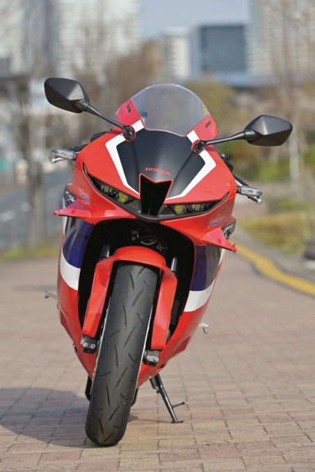 HONDA CBR600RR 正面