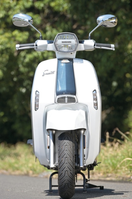 LAMBRETTA V125SPECIAL 正面