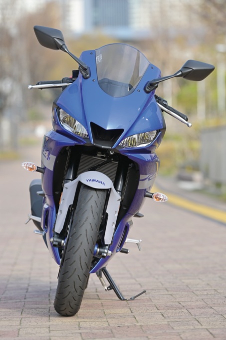 YAMAHA YZF-R3 正面