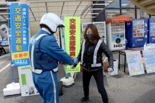 湾岸署×三田署 バイクの“交通安全啓発イベントinライコランド東雲”