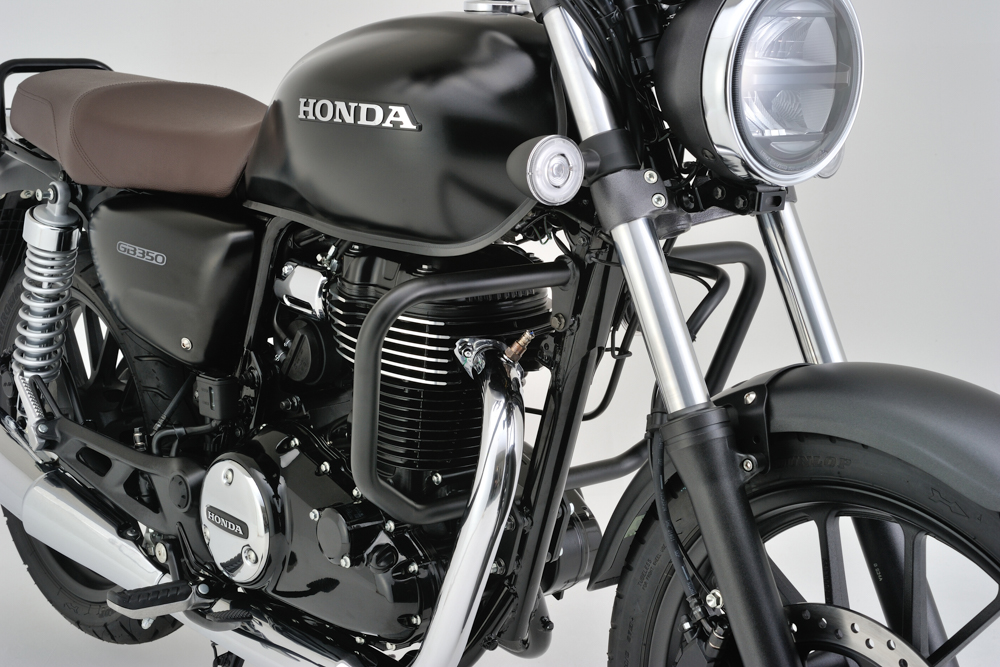 立ちゴケのリスクからバイクを守る！ホンダ・GB350 パイプエンジンガードがデイトナから7月下旬発売！ - バイクトピックス - レディスバイク