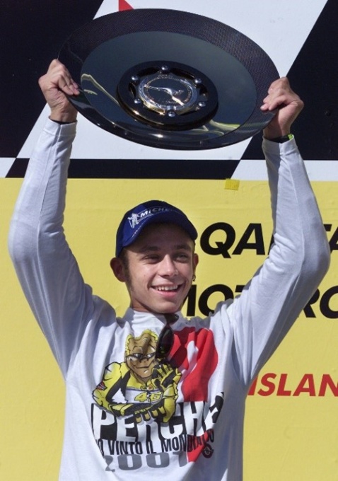 2001年WGP第14戦オーストラリアGP 500㏄クラスを優勝したバレンティーノ・ロッシ