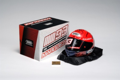 SHOEI Galleryでしか手に入らないマルケス直筆サイン入り“X-Fourteen MARQUEZ 6 SPECIAL PACKAGE”登場！