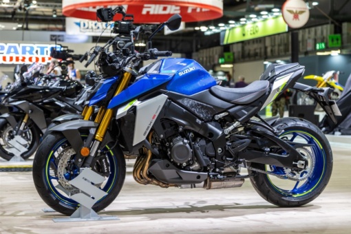 EICMA2021 スズキブース GSX-S1000