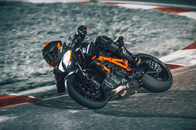 KTM 1290 SUPER DUKE R