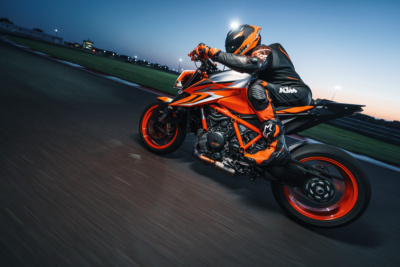 KTM 2022年ストリートモデル TRAVEL・SUPERMOTO・NAKED・SPORTS TOURERモデル発売