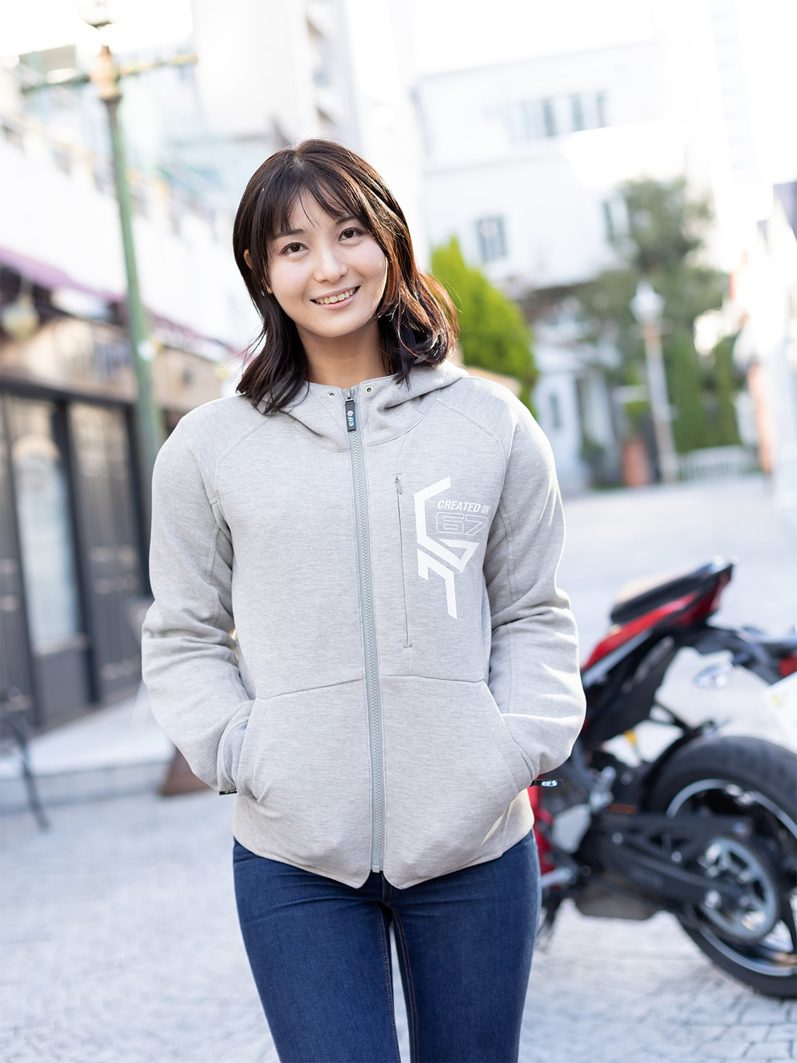 エルフ EJ-A112 LIBERO HOODIE 着用イメージ