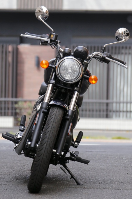 ROYAL ENFIELD METEOR 350 フロントビュー