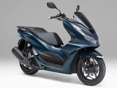 ホンダは原付二種スクーター「PCX」と軽二輪スクーター「PCX160」のカラーリング設定を変更して1月26日から発売