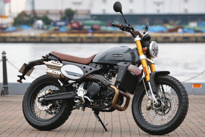 FANTIC CABALLERO SCRAMBLER500（2023年モデル）7:3ビュー