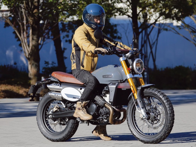 FANTIC CABALLERO SCRAMBLER500（2023年モデル）乗車姿勢